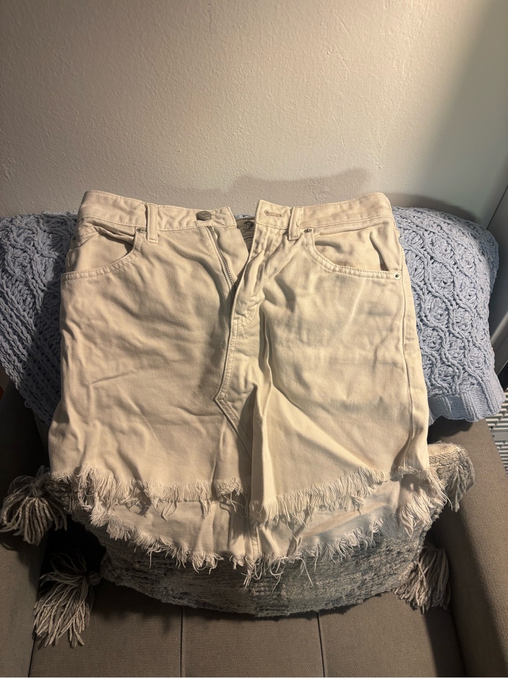 We The Free white denim mini skirt with fringe hem. Size: 25 #denim #fringe